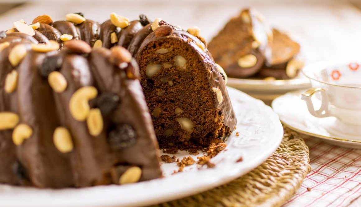 Schokoladen-Kuchen mit Macadamia- und Cashews