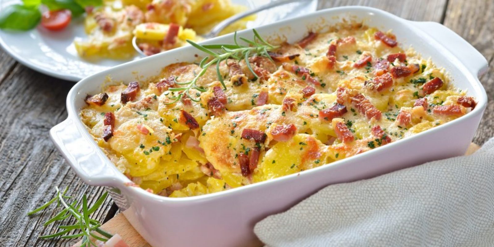 Kartoffelgratin mit Parmesan, Sahne und Südtiroler Speck