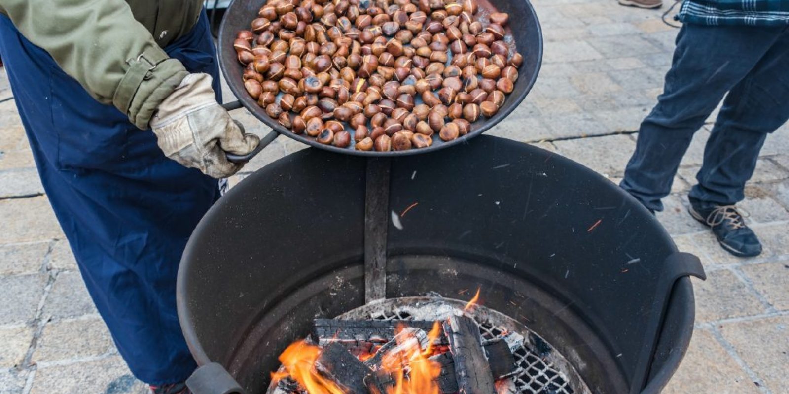 Maroni Braten auf Offenem Feuer