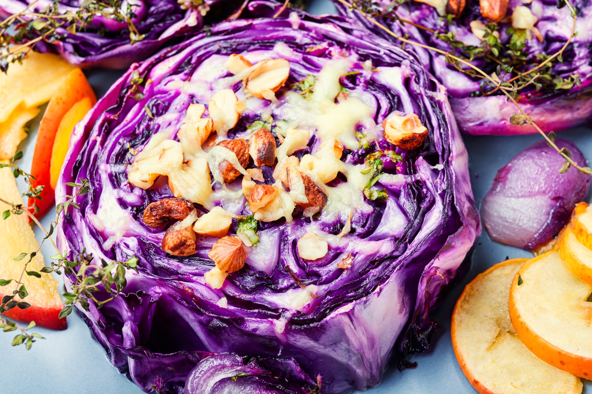 Gebackener Rotkohl mit Haselnüssen Gebackener Rotkohl mit Haselnüssen