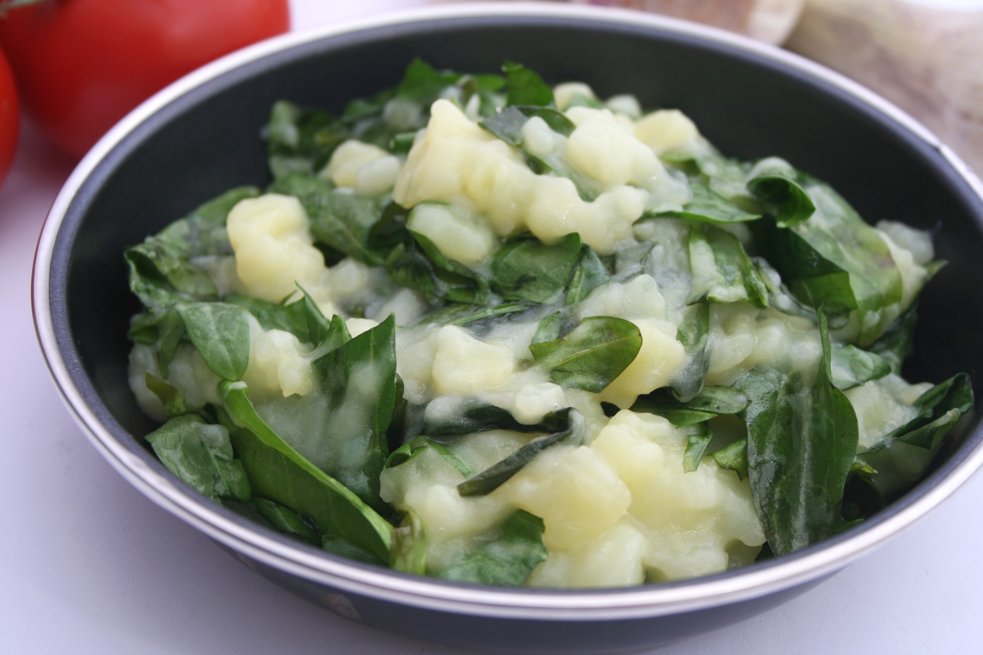 Herbstlicher Kartoffelsalat mit Löwenzahn & Kürbiskernöl Wildkräuter im Herbst: Nutzung & Rezepte